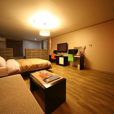 Chuncheon Myeongdong Hotel Εξωτερικό φωτογραφία
