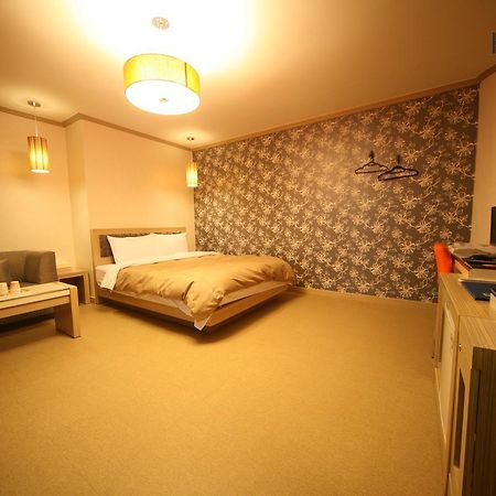 Chuncheon Myeongdong Hotel Εξωτερικό φωτογραφία