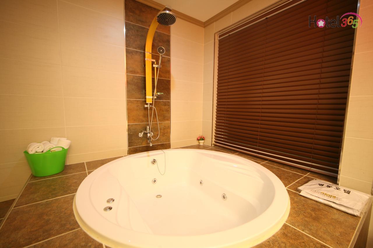 Chuncheon Myeongdong Hotel Εξωτερικό φωτογραφία