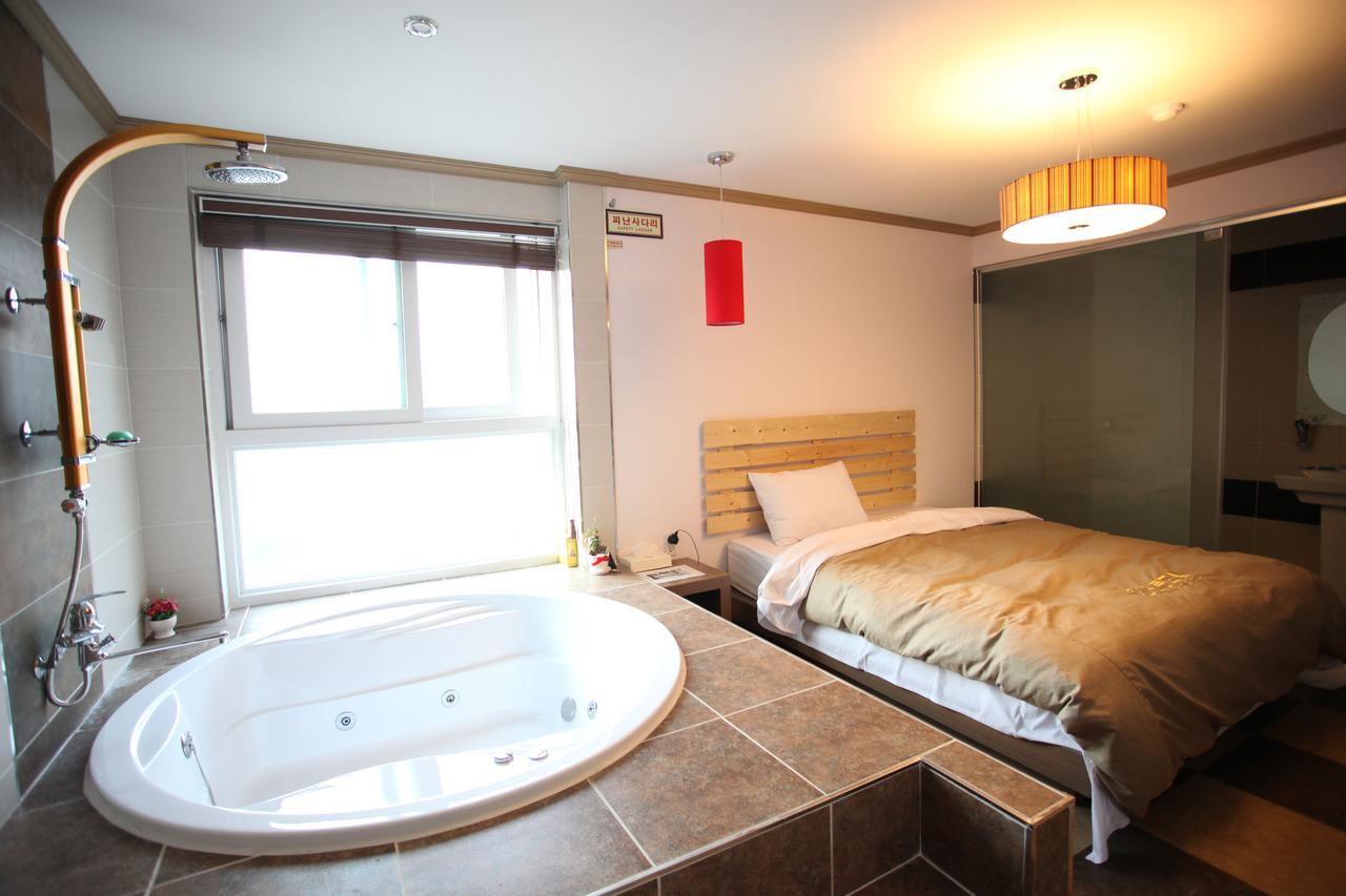 Chuncheon Myeongdong Hotel Εξωτερικό φωτογραφία