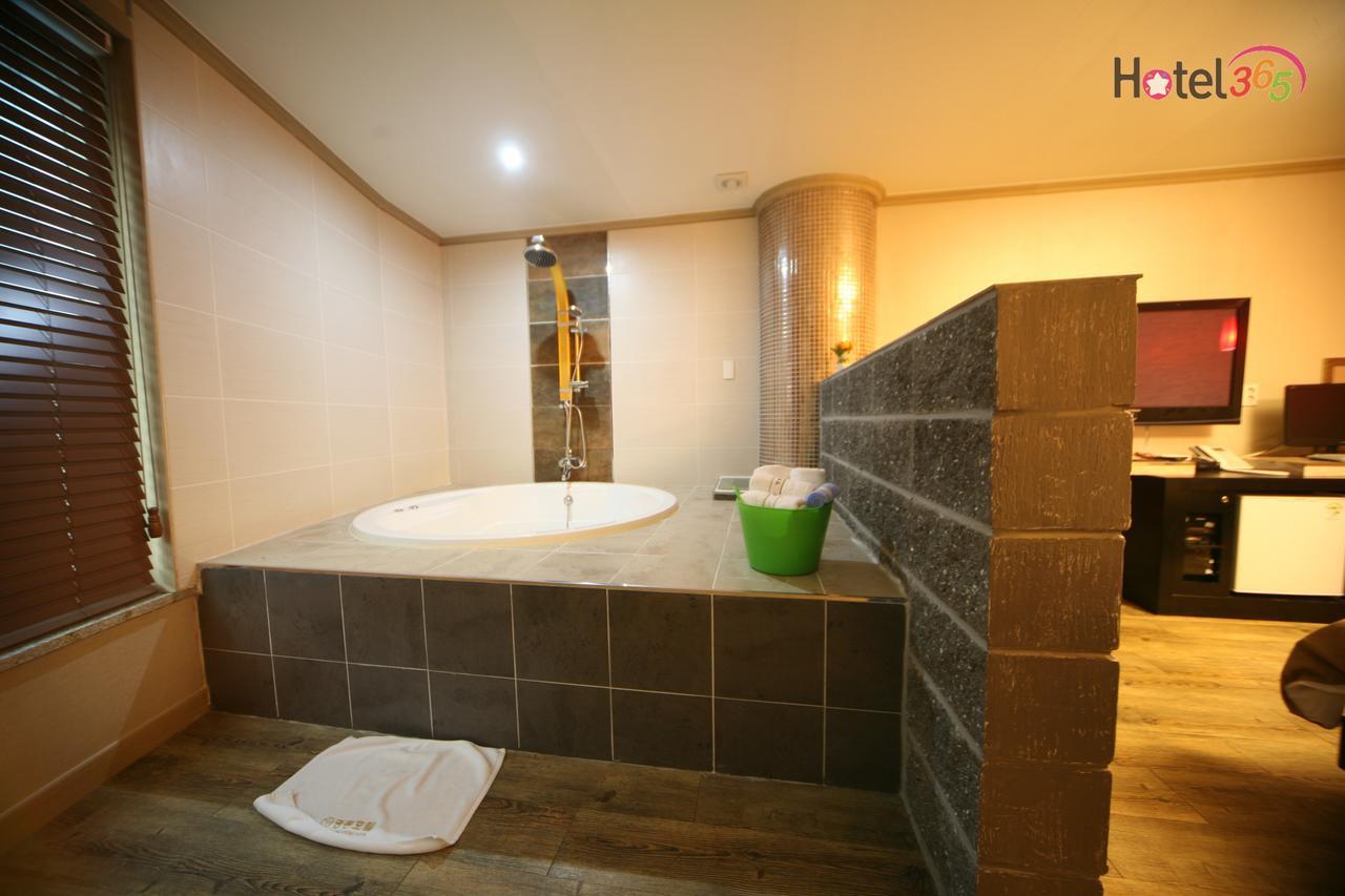 Chuncheon Myeongdong Hotel Εξωτερικό φωτογραφία