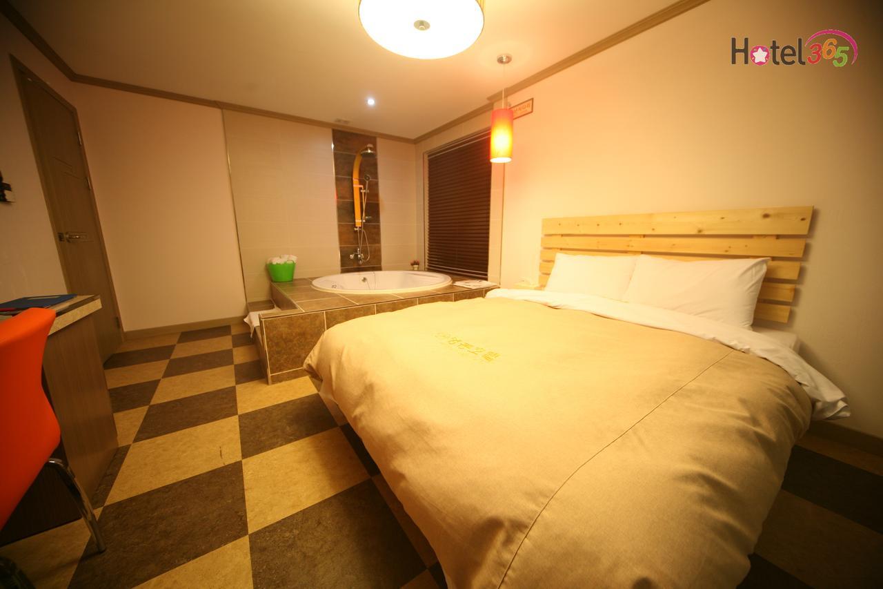 Chuncheon Myeongdong Hotel Εξωτερικό φωτογραφία