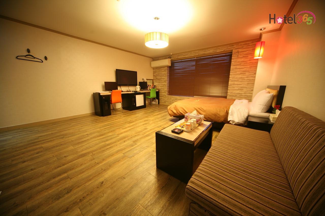 Chuncheon Myeongdong Hotel Εξωτερικό φωτογραφία