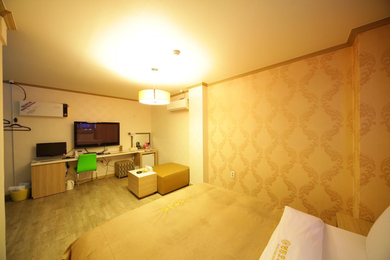 Chuncheon Myeongdong Hotel Εξωτερικό φωτογραφία